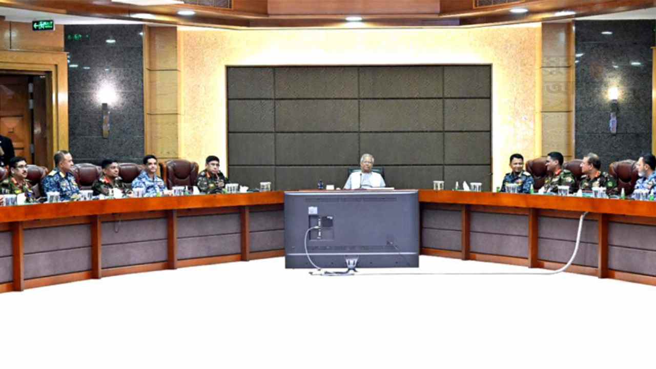 নির্বাচন সুষ্ঠু করার জন্য প্রধান উপদেষ্টার সশস্ত্র বাহিনীকে নির্দেশনা